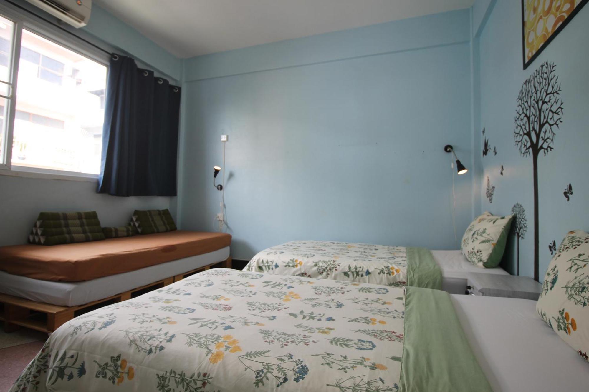 Hostel Baan Nampetch