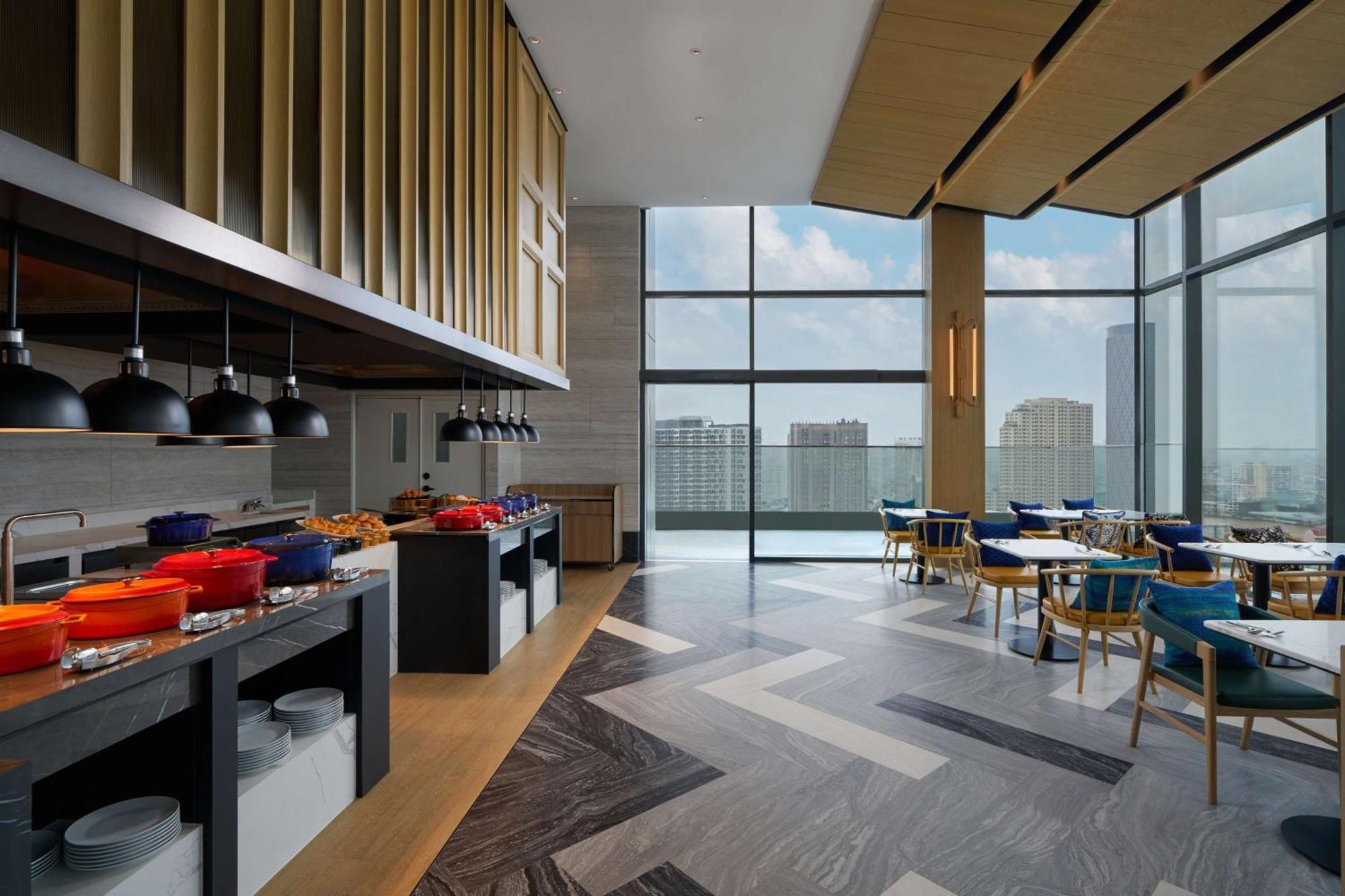 Hilton Garden Riverside Hotel