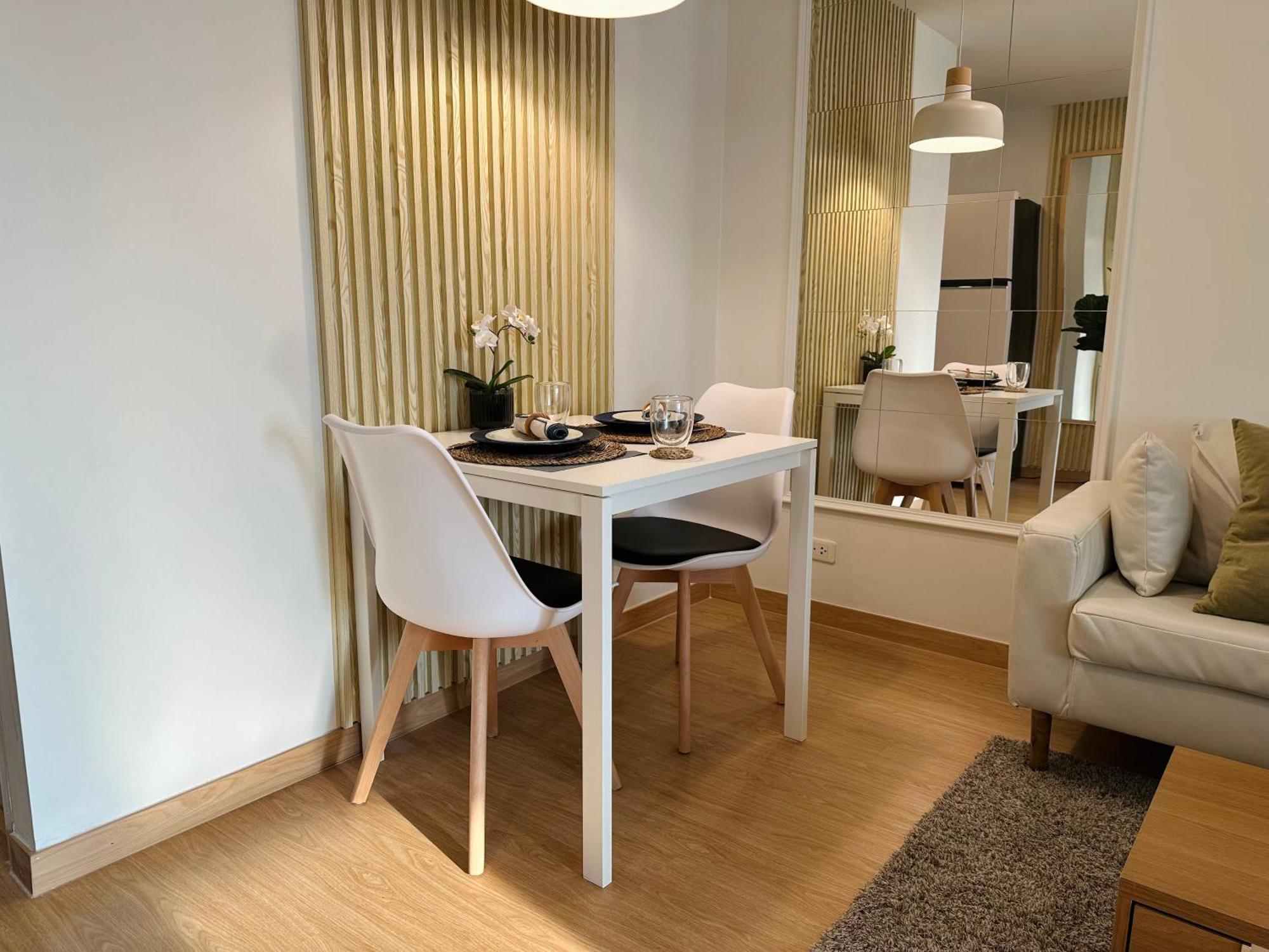- Phra Khanong Apartment