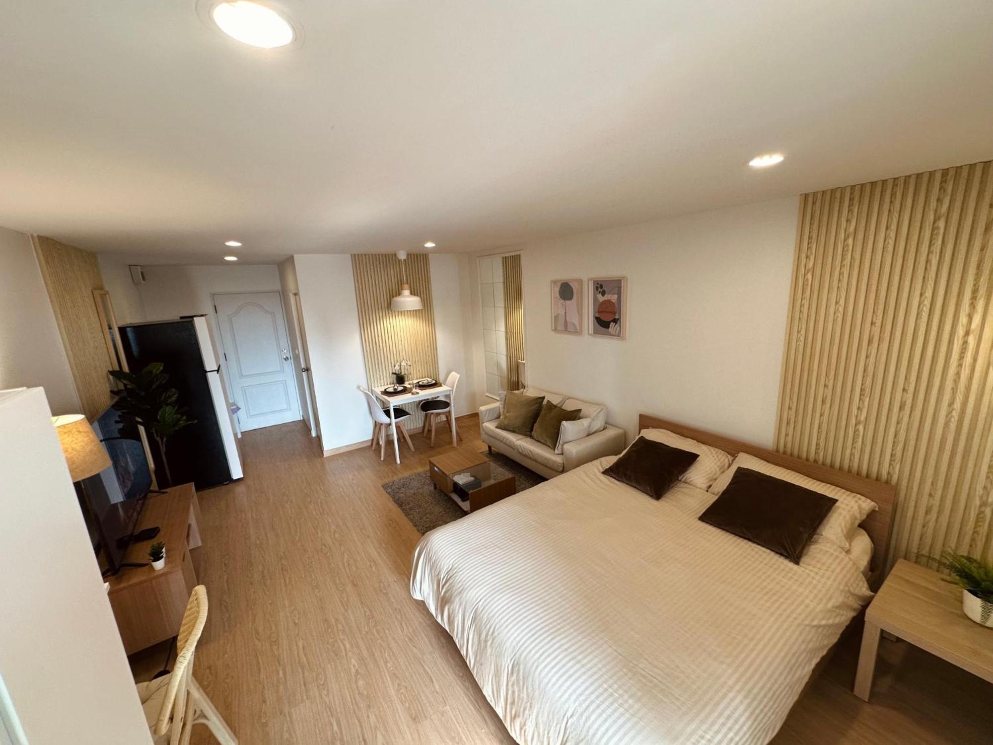 - Phra Khanong Apartment
