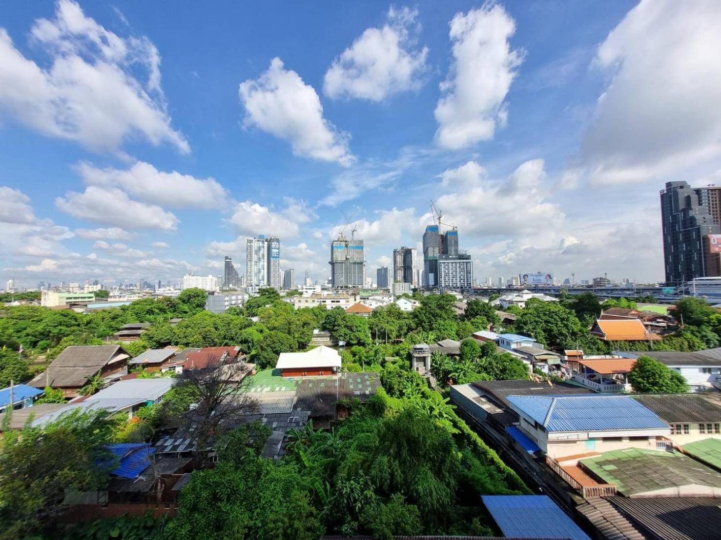 Aqua Residences: New Near Wutthakat Bts Station