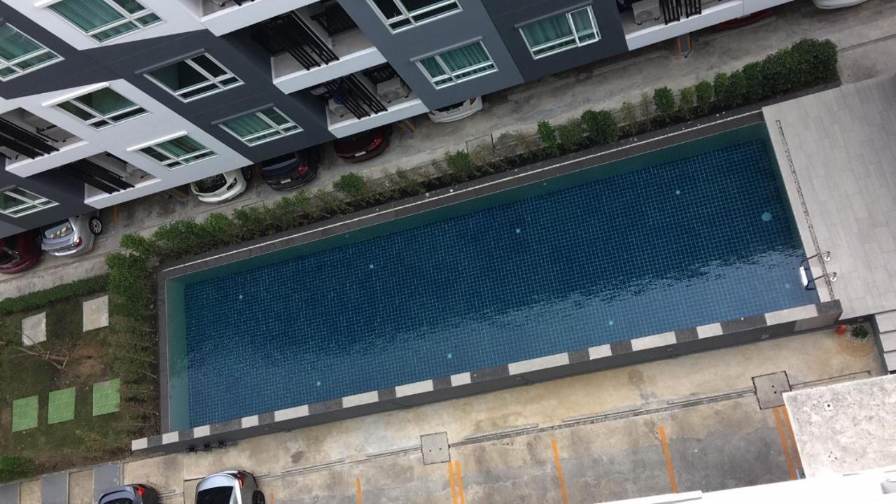 Apartment White Turquoise Bangkok