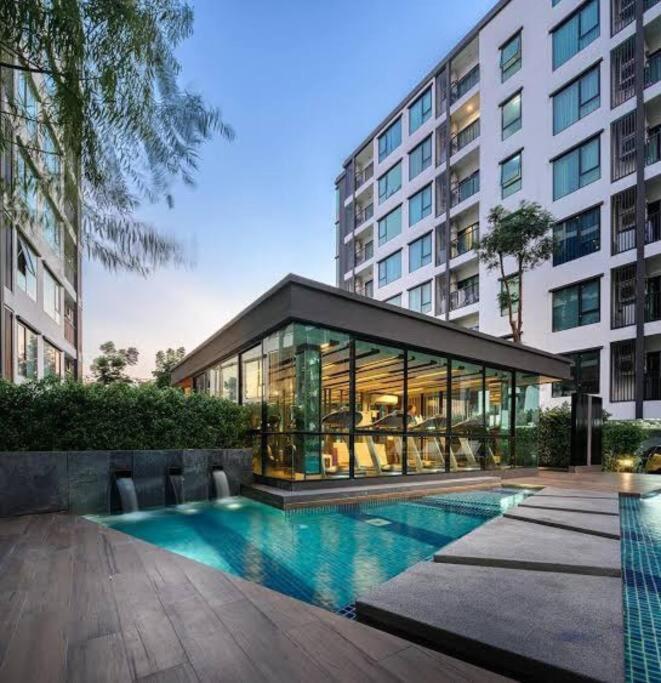 Apartment 素坤逸50巷一房一厅免费wi-fi简单安静可做饭交通方便 Bangkok