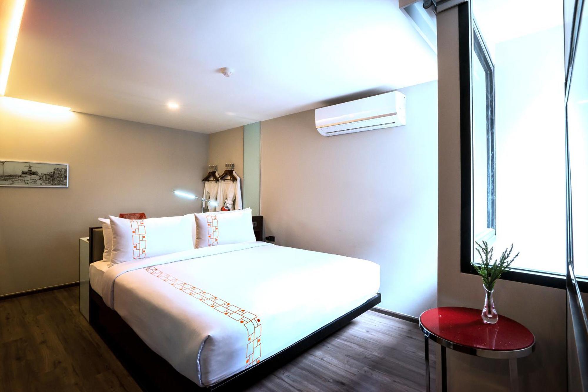 Vib Western Sanam Pao Hotel 3*