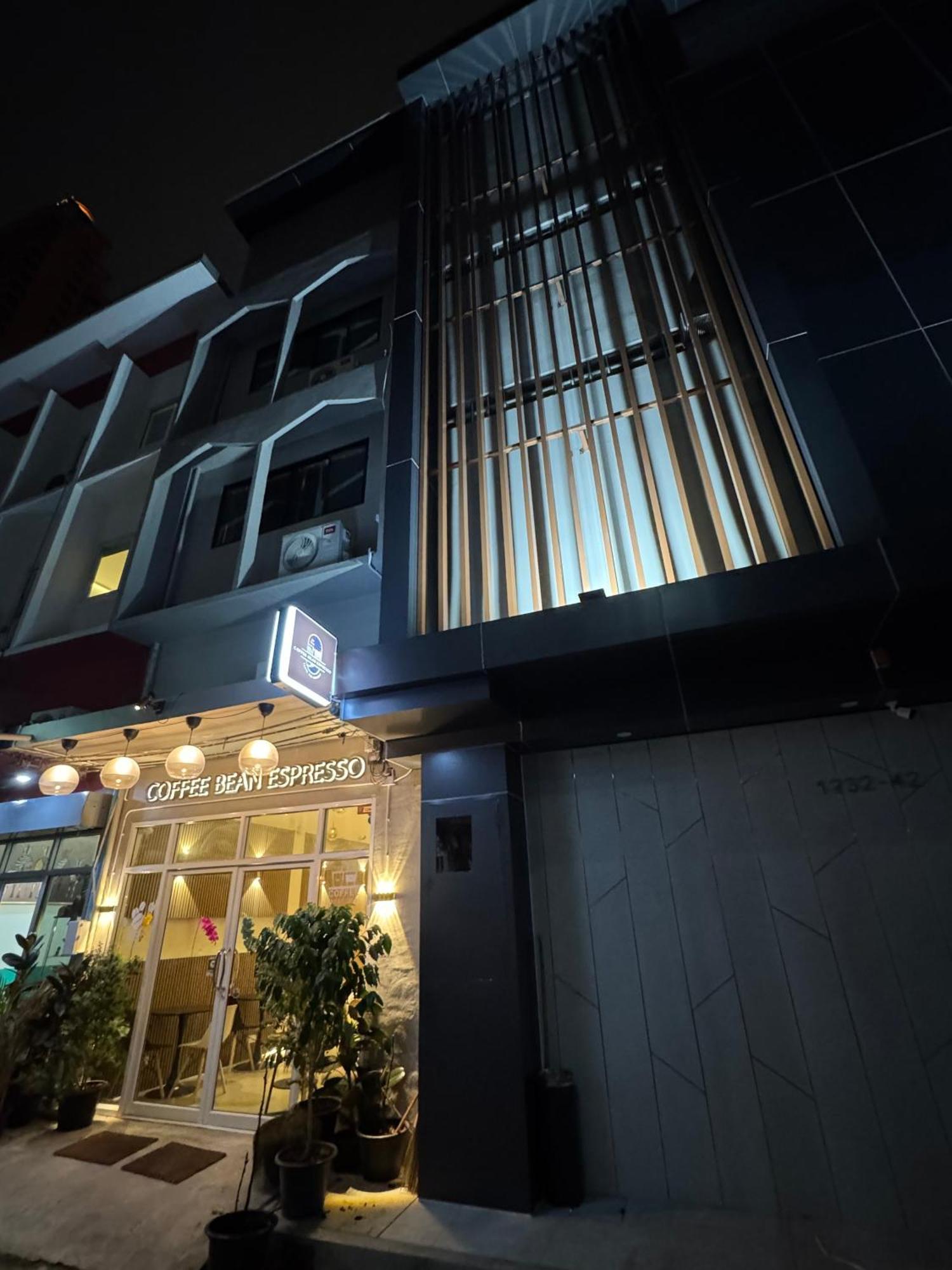 Twenty Two Place - Sukhumvit 22 Asrama *