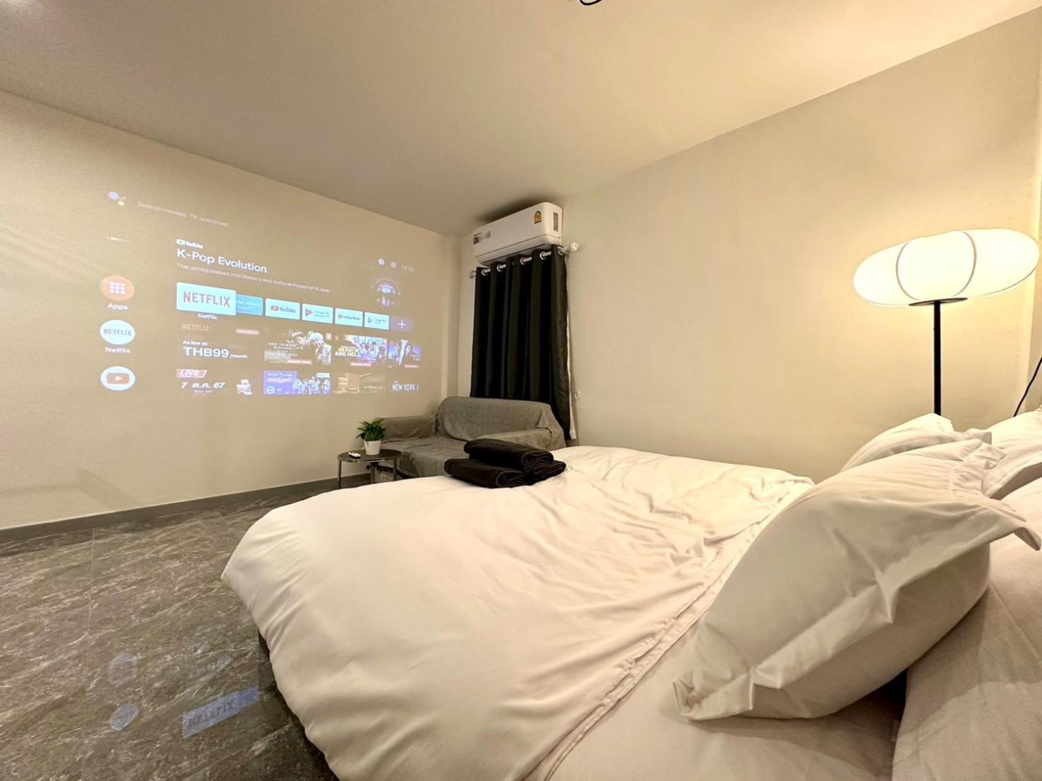 Hostel The White Den Chatuchak Bangkok
