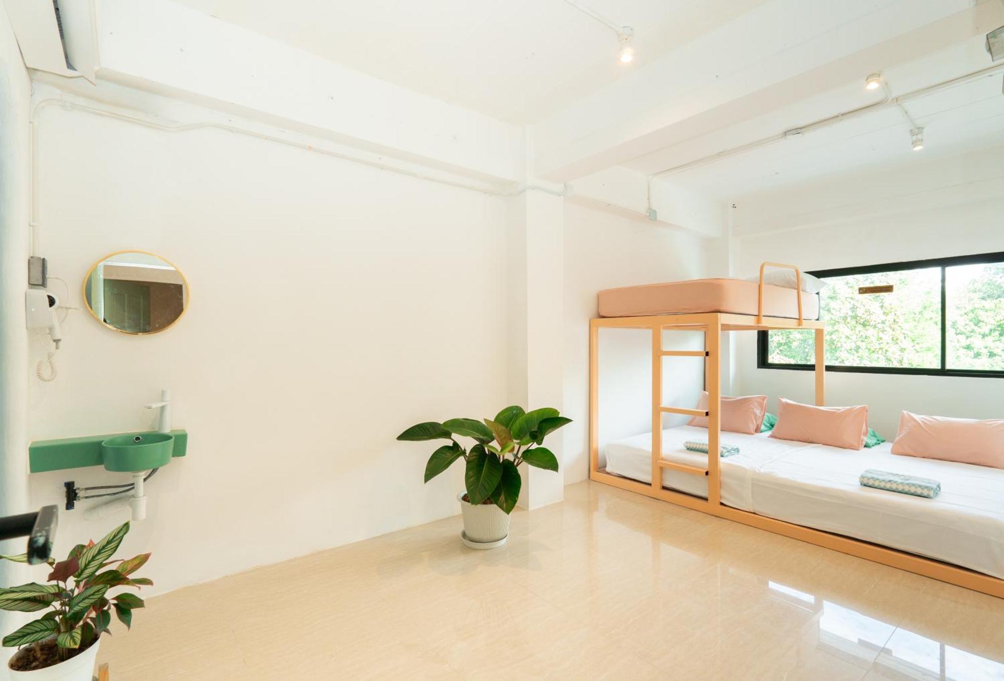 Easy Sunday Khaosan Beds 3*