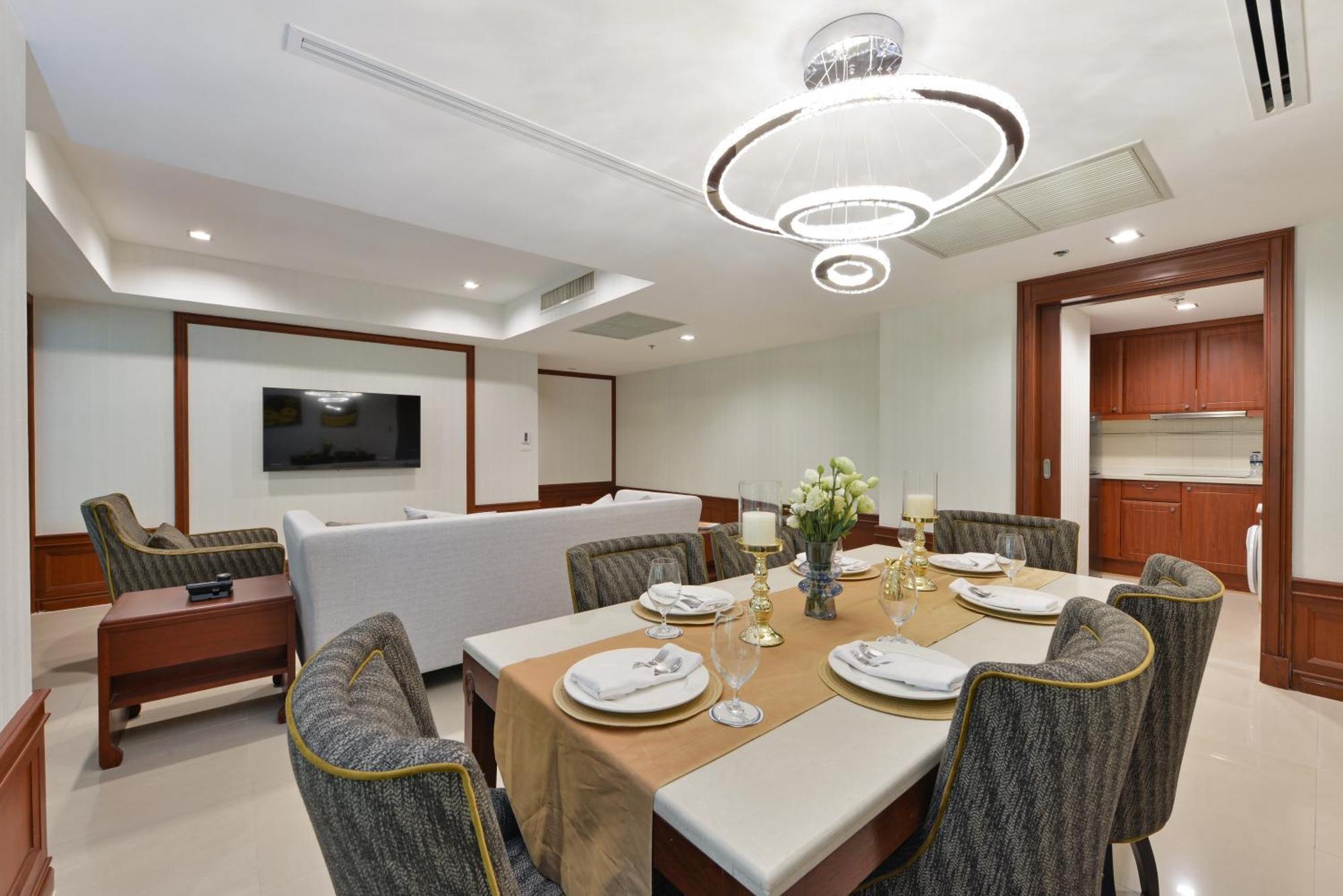 Centre Point Sukhumvit Thong-lo Hotel 4*