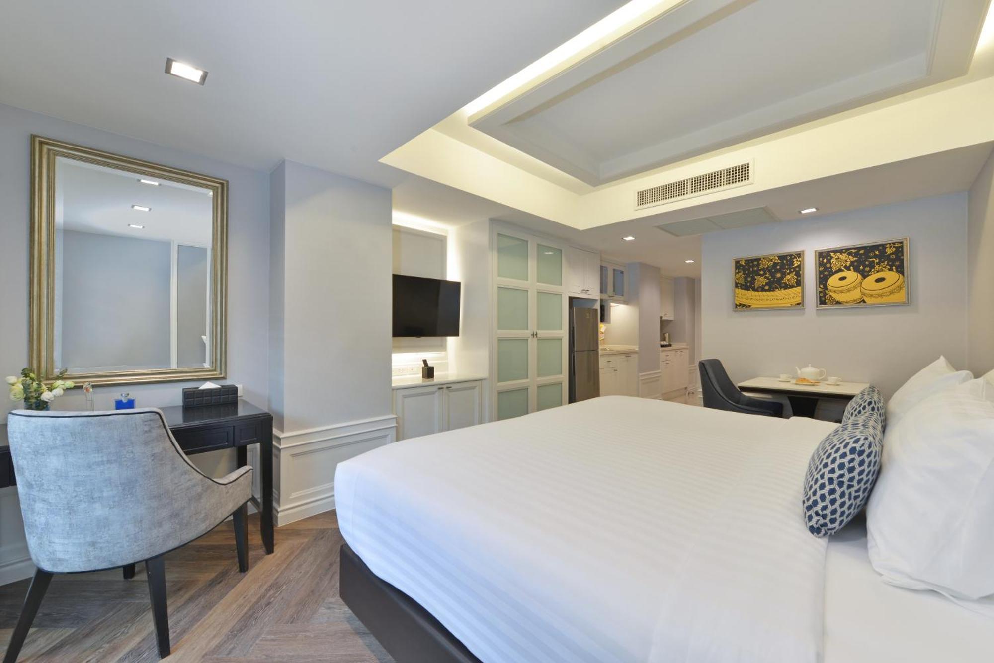 Centre Point Sukhumvit Thong-lo Hotel 4*