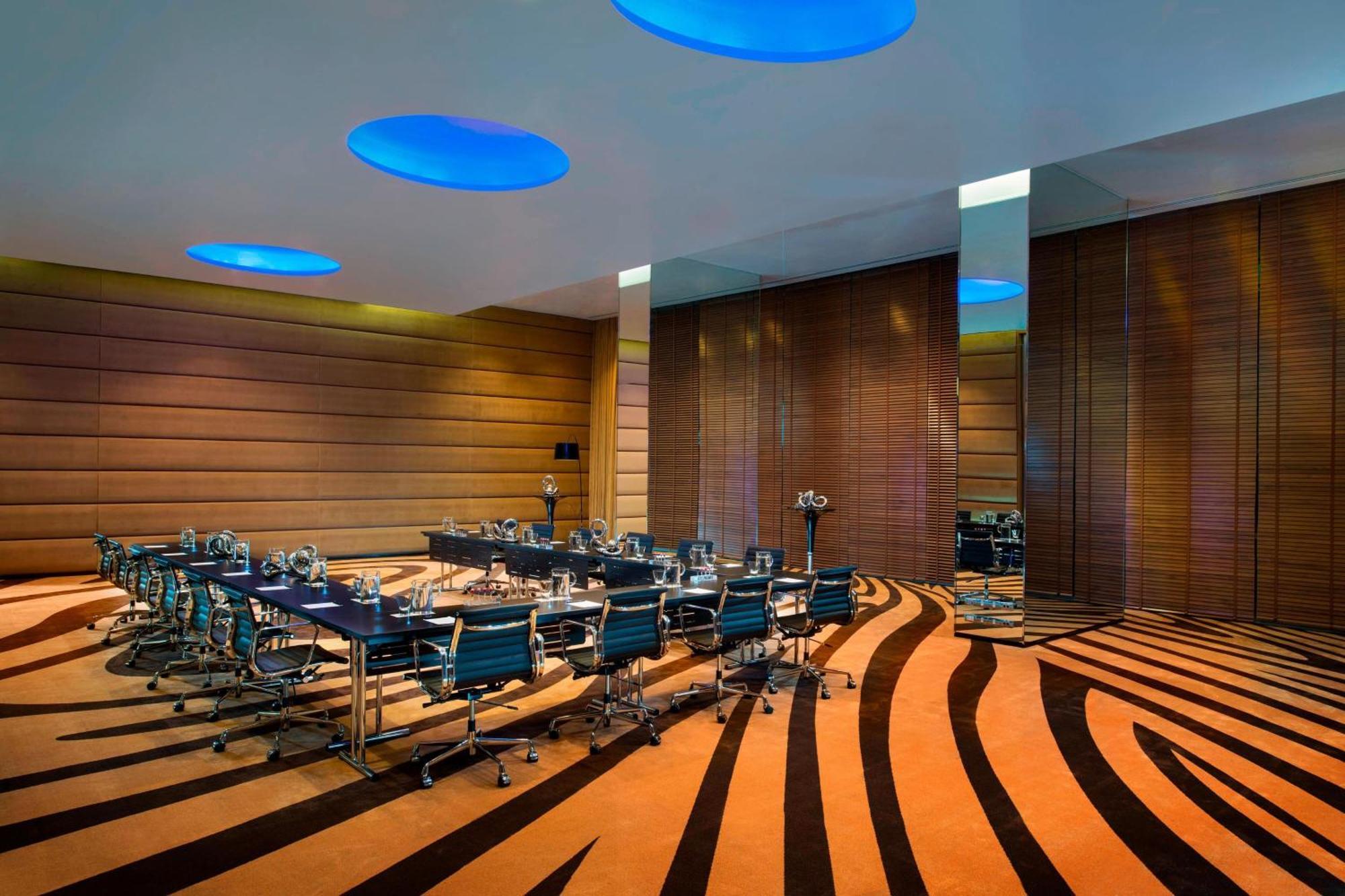 Hotel W 5*