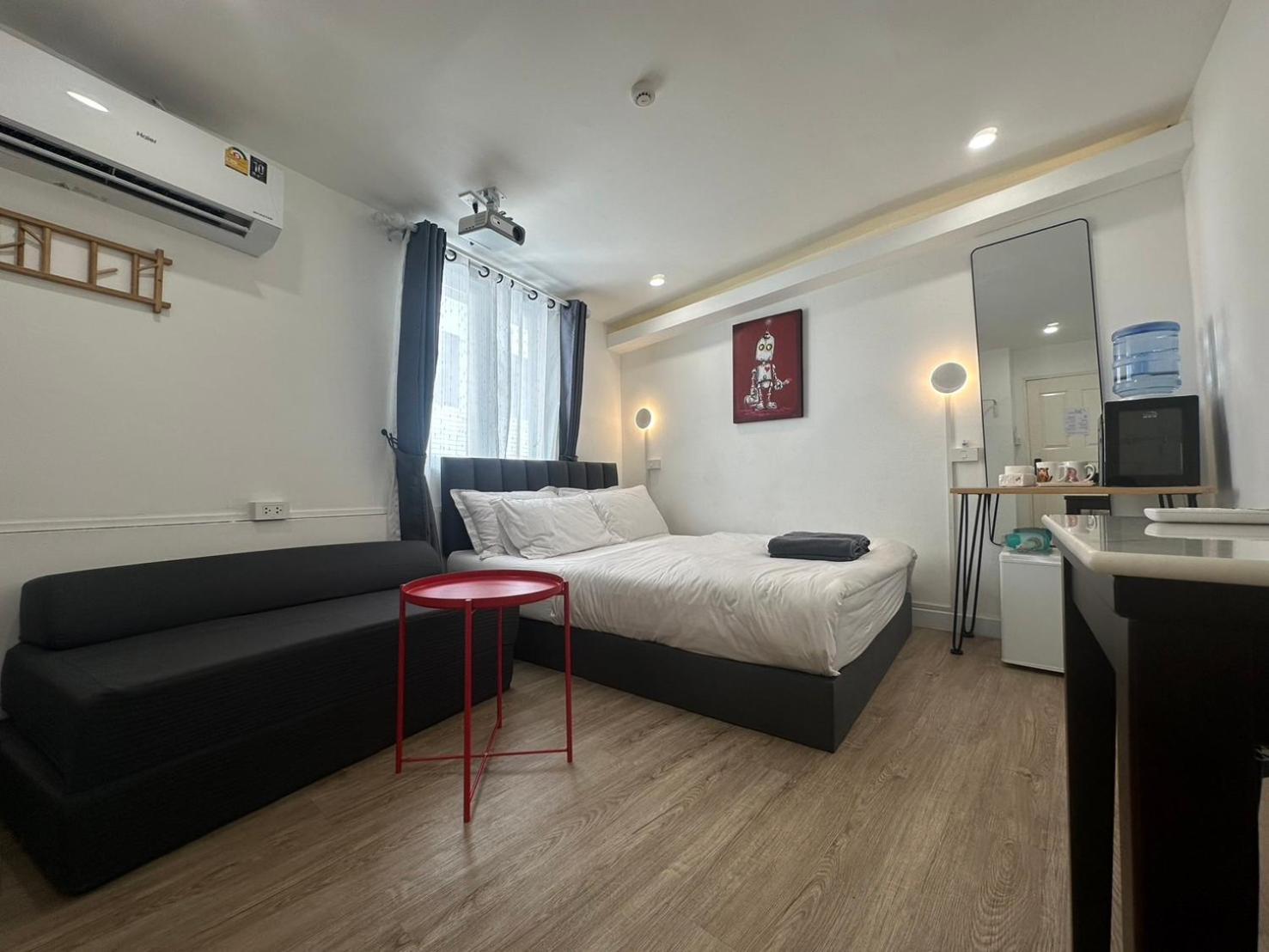 Hostel The White Den Sukhumvit 44 *