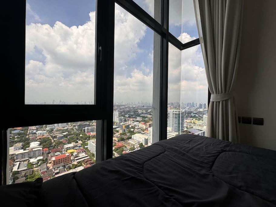 Luxury 29 Floor Pool Sky View King Bed Coworking Bts * Bangkok