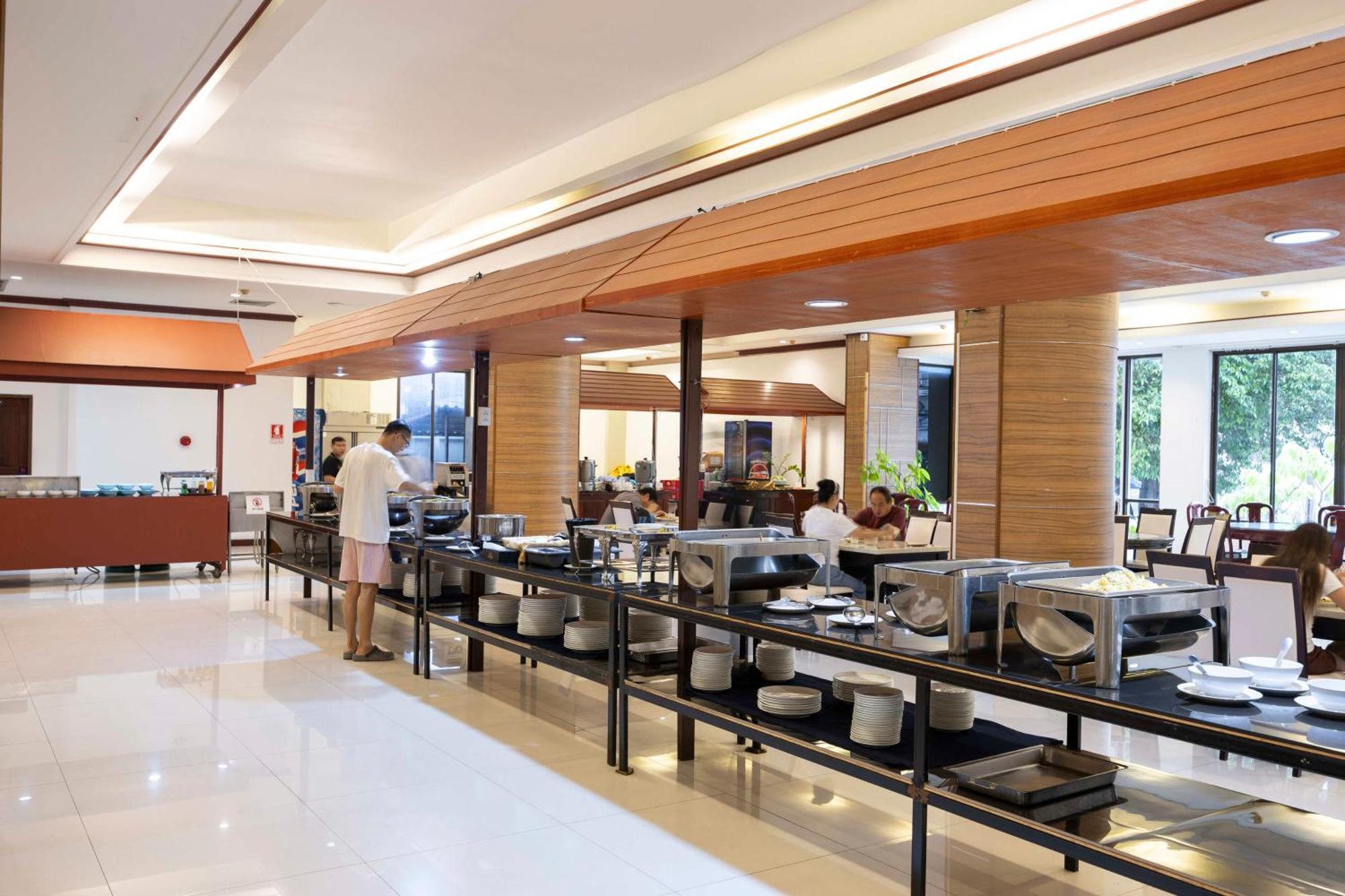 The President At Chokchai 4 Hotel 5*