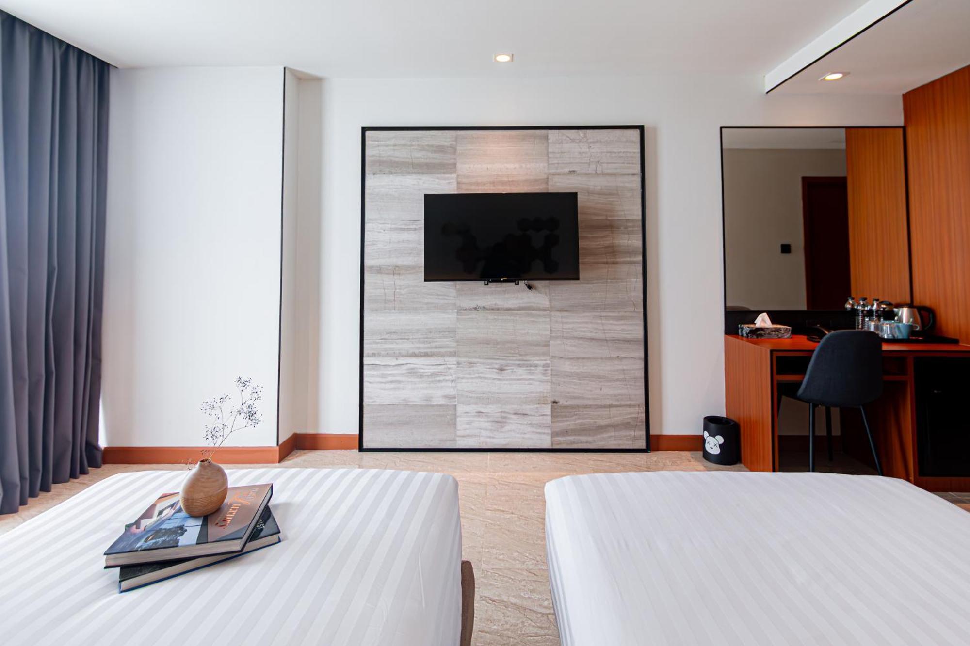 Frame Hotel