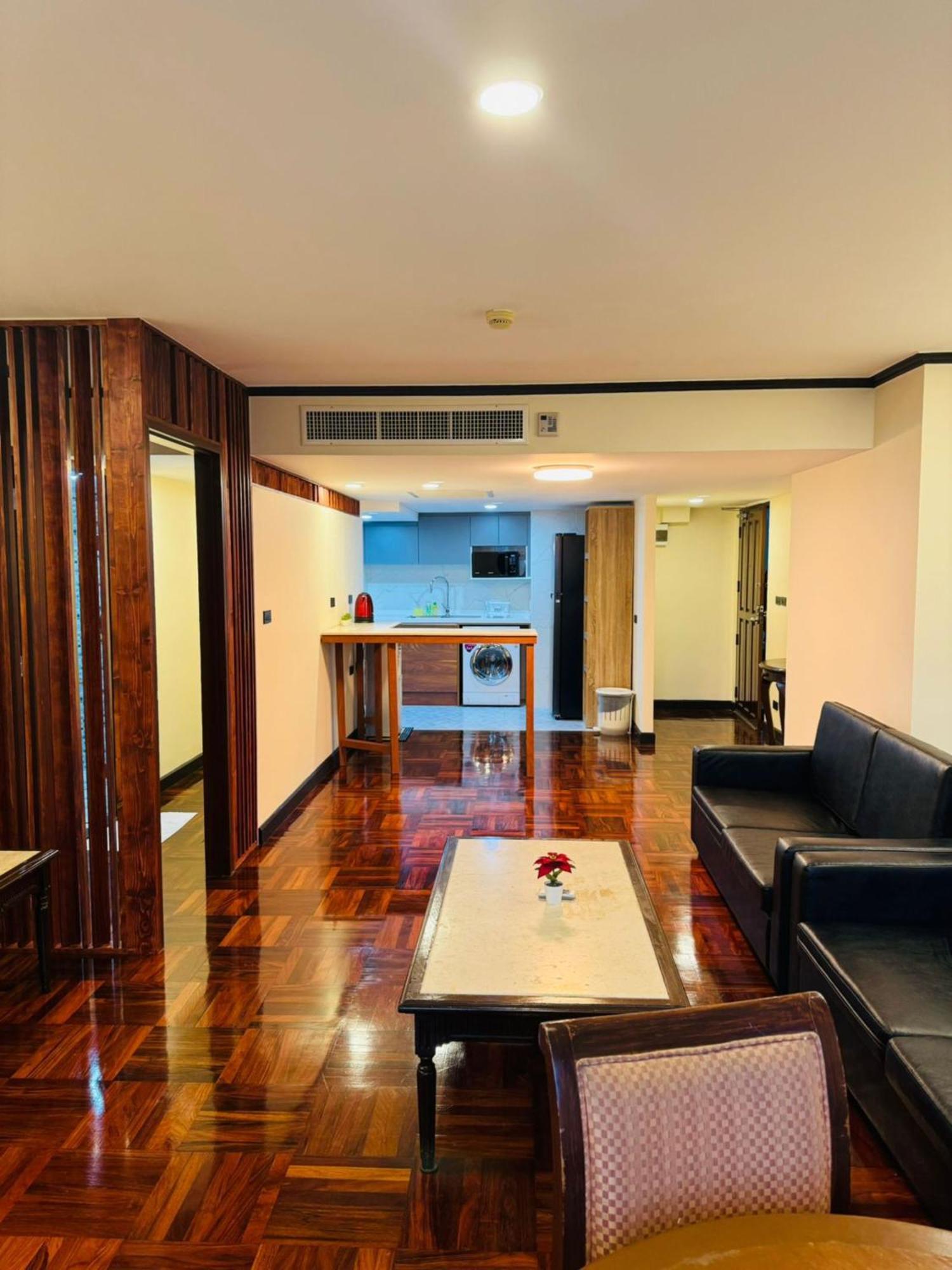 Spacious 1,2 & 3 Bedroom Serviced Apartments Omni - Nana Bts