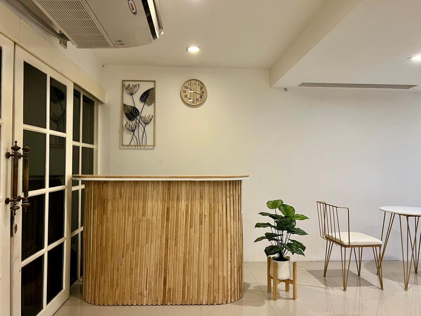 Comfy Crib 2 * Bangkok
