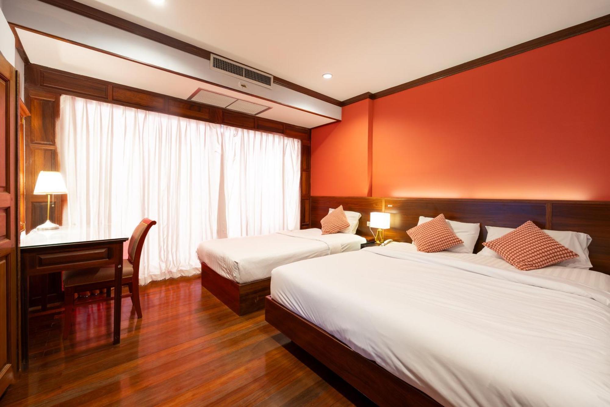 The President At Chokchai 4 Hotel 5*