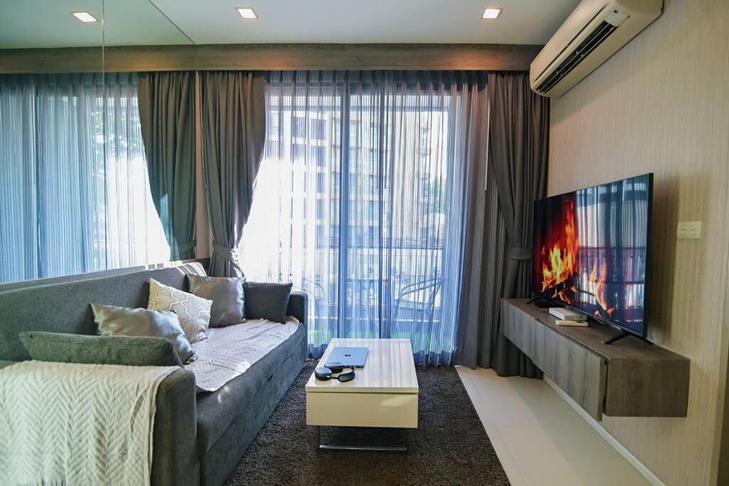 Cosy - Bts Phrom Phong *