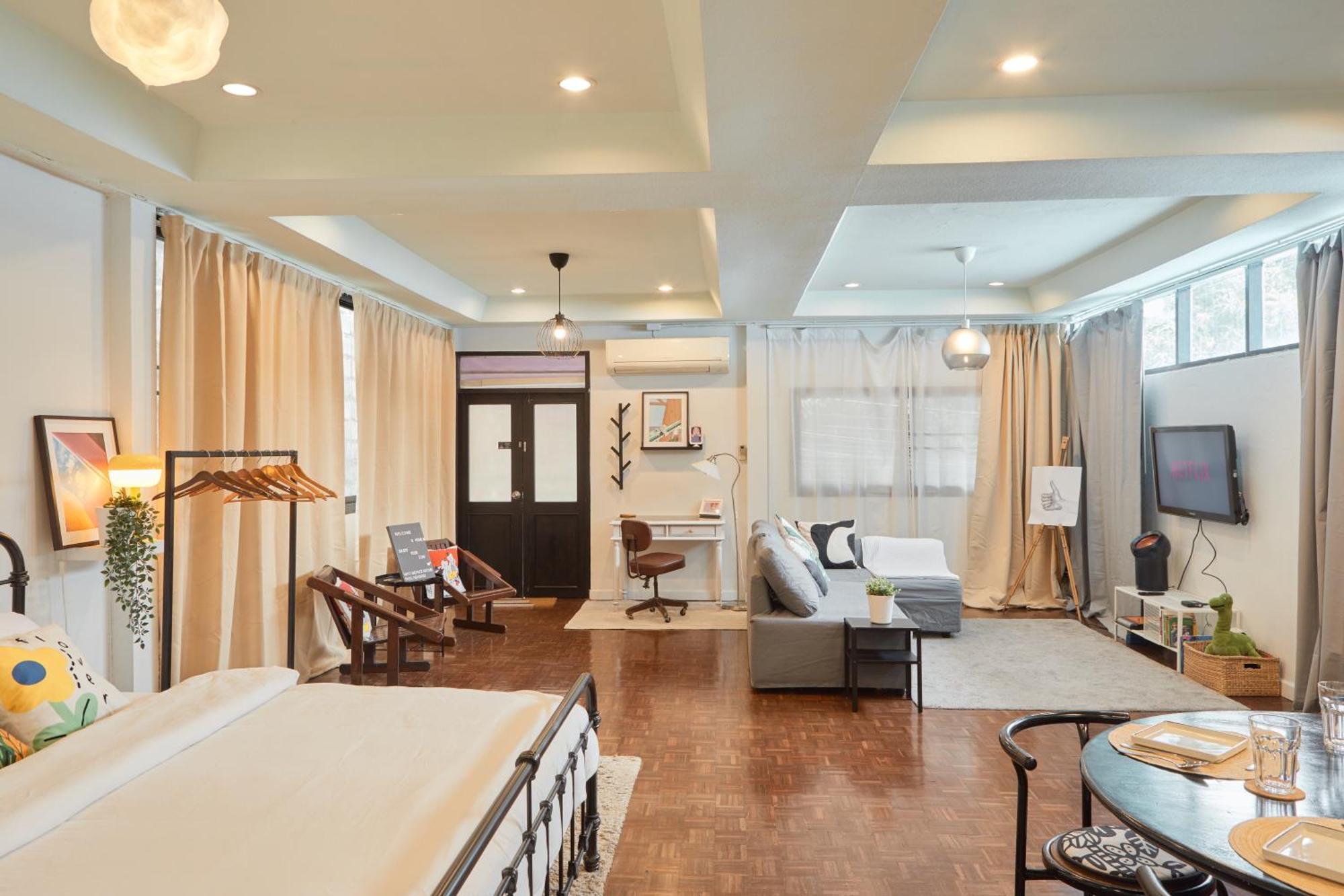 Holiday home Spacious Design Loft With Rooftop