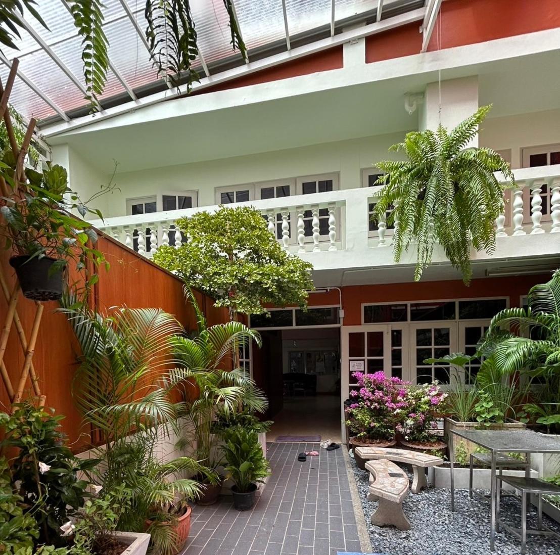 Guest house Vonden Garden By Merry V Bangkok