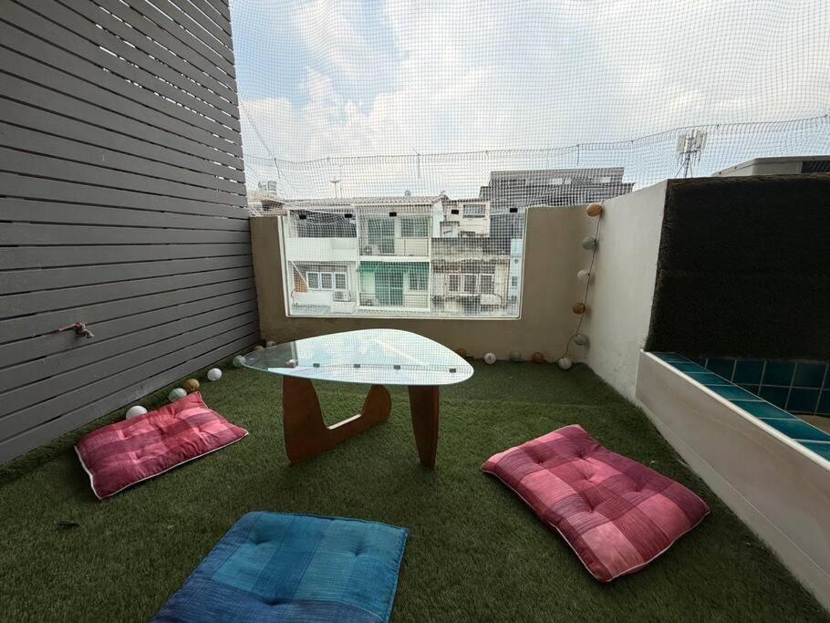 Huge 4 Story Japanese House Sleeps 9 Center Holiday home Bangkok