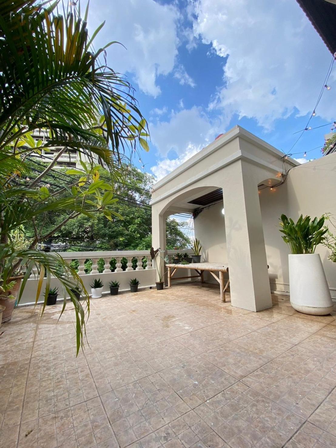 3 Brothers House Ekkamai Bangkok