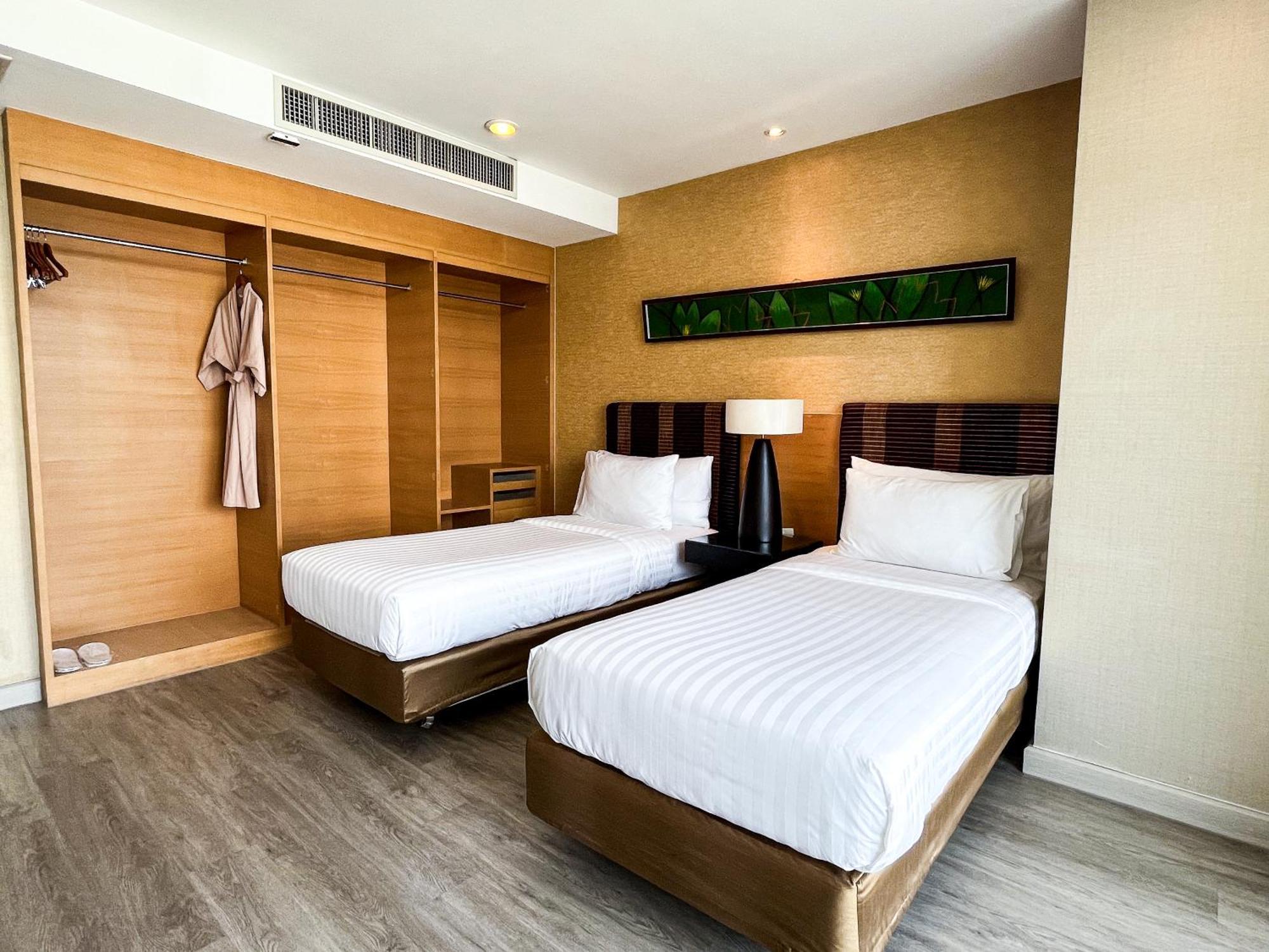 Urbana Sathorn Hotel, Hotel