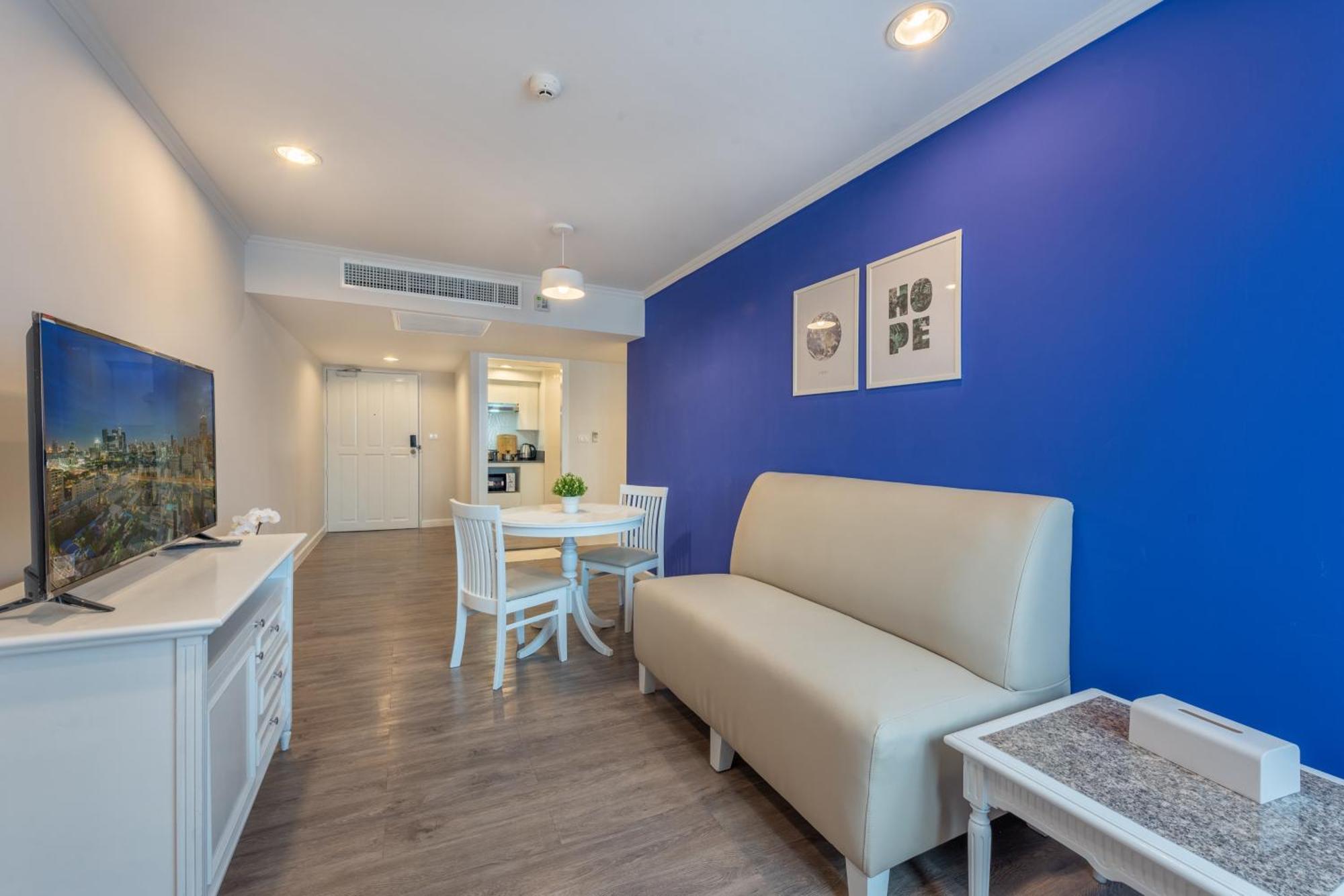 Neom Town Aparthotel *