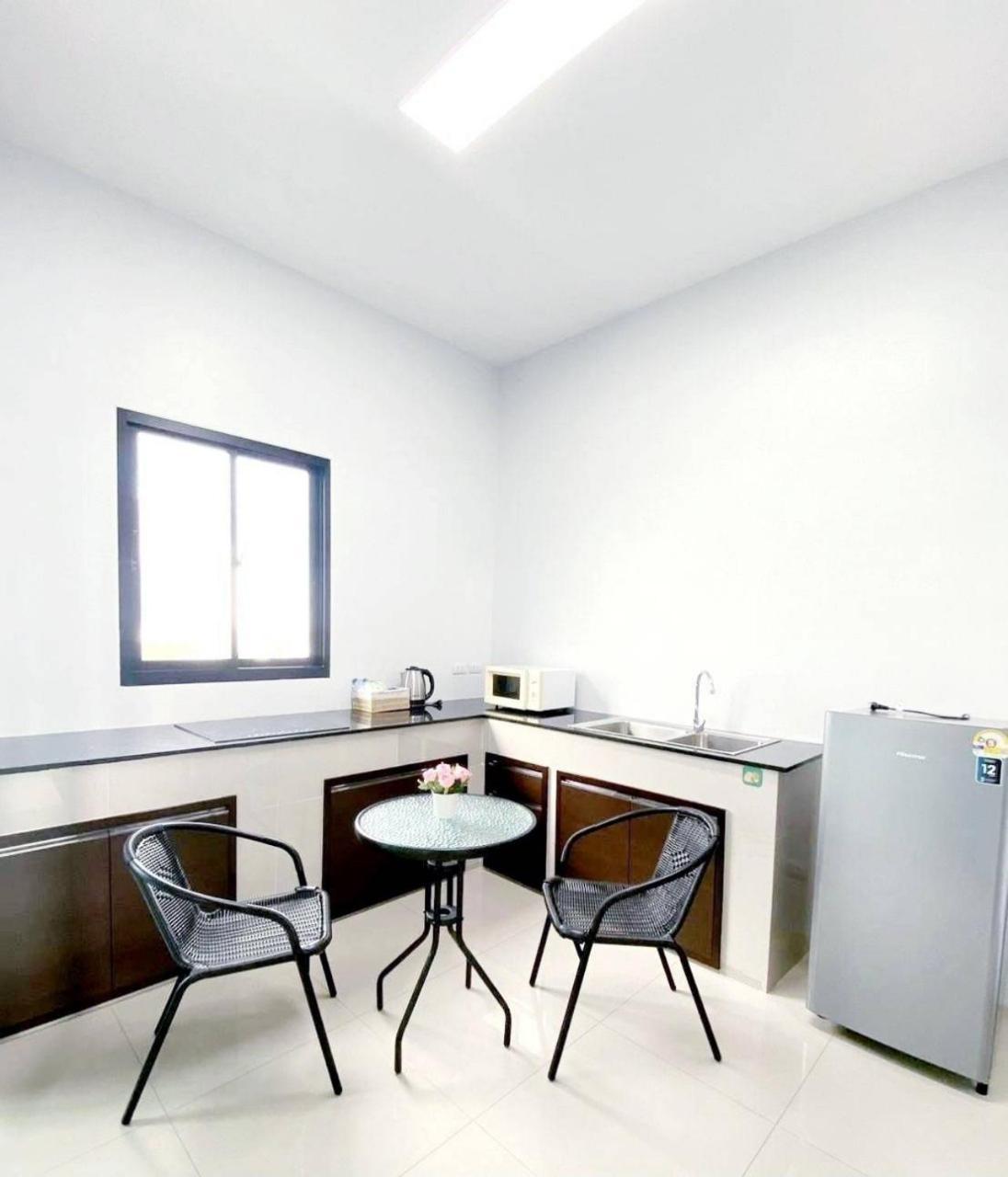 Apartment Aqua Residences: New Near Wutthakat Bts Station Bangkok