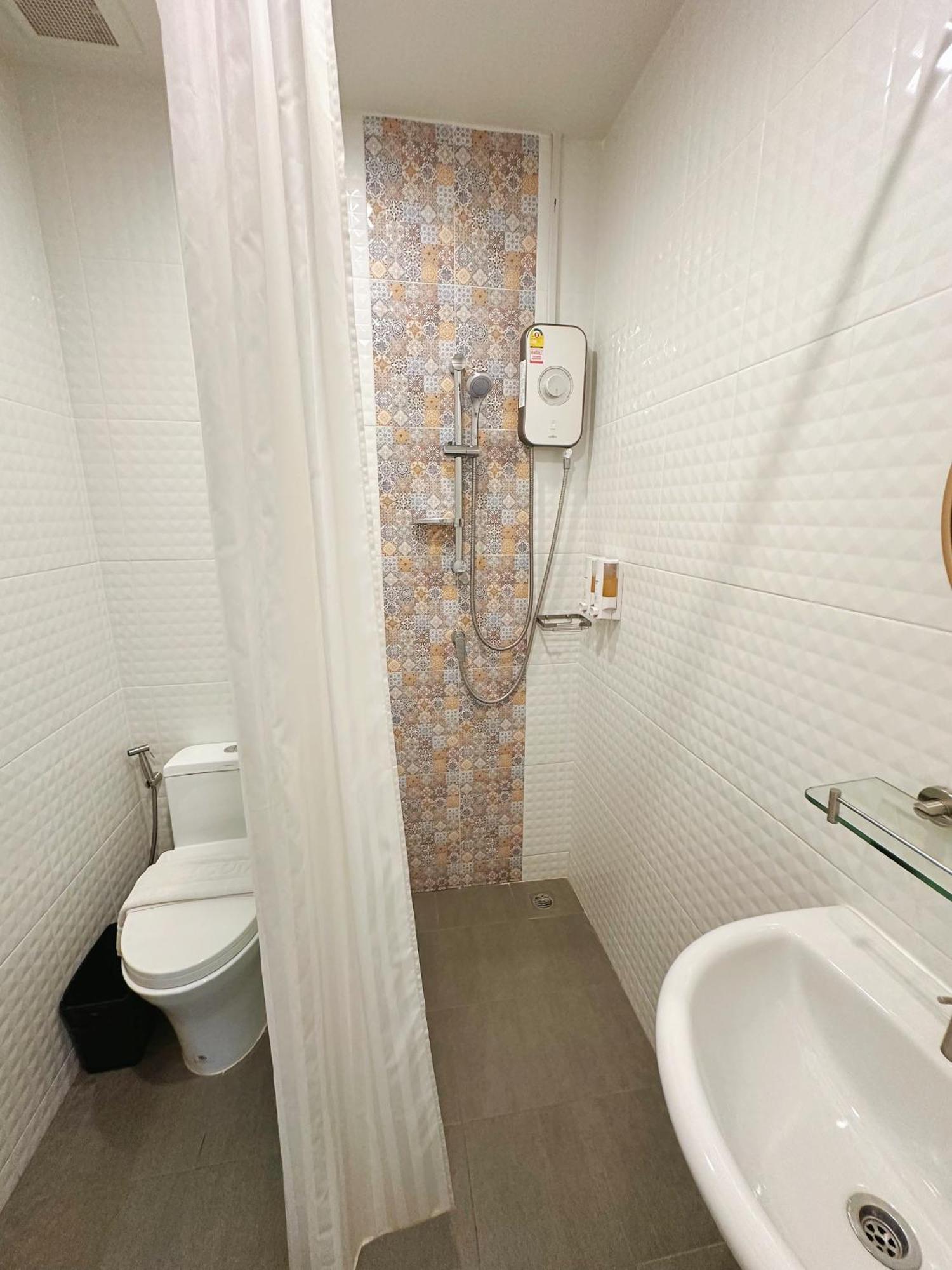 Cozyhouse Near Mrt Queensirikit Convention Center Bangkok