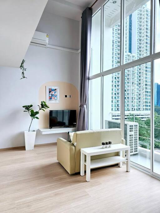 Midtown Duplex Ratchayothin 275 Bangkok