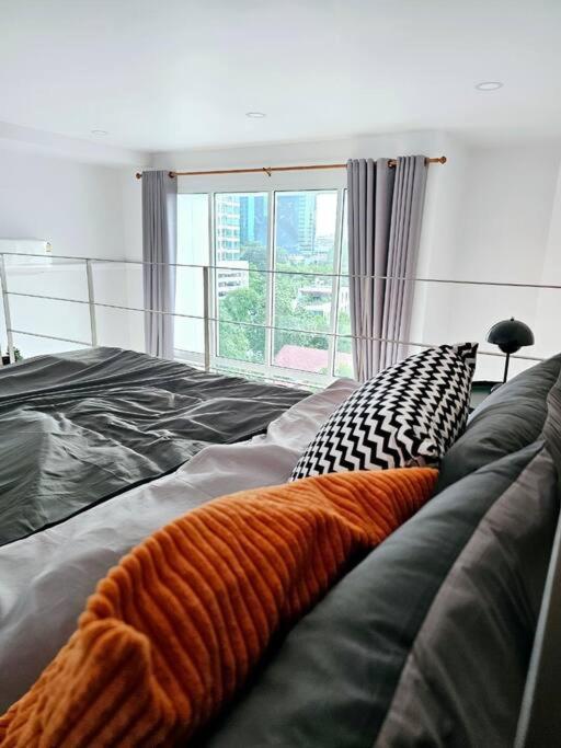 Apartment Midtown Duplex Ratchayothin 275 Bangkok