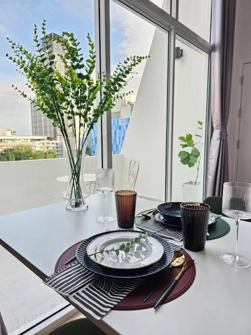 Midtown Duplex Ratchayothin 272 Apartment Bangkok
