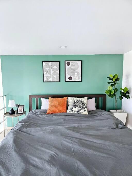 Apartment Midtown Duplex Ratchayothin 272 *