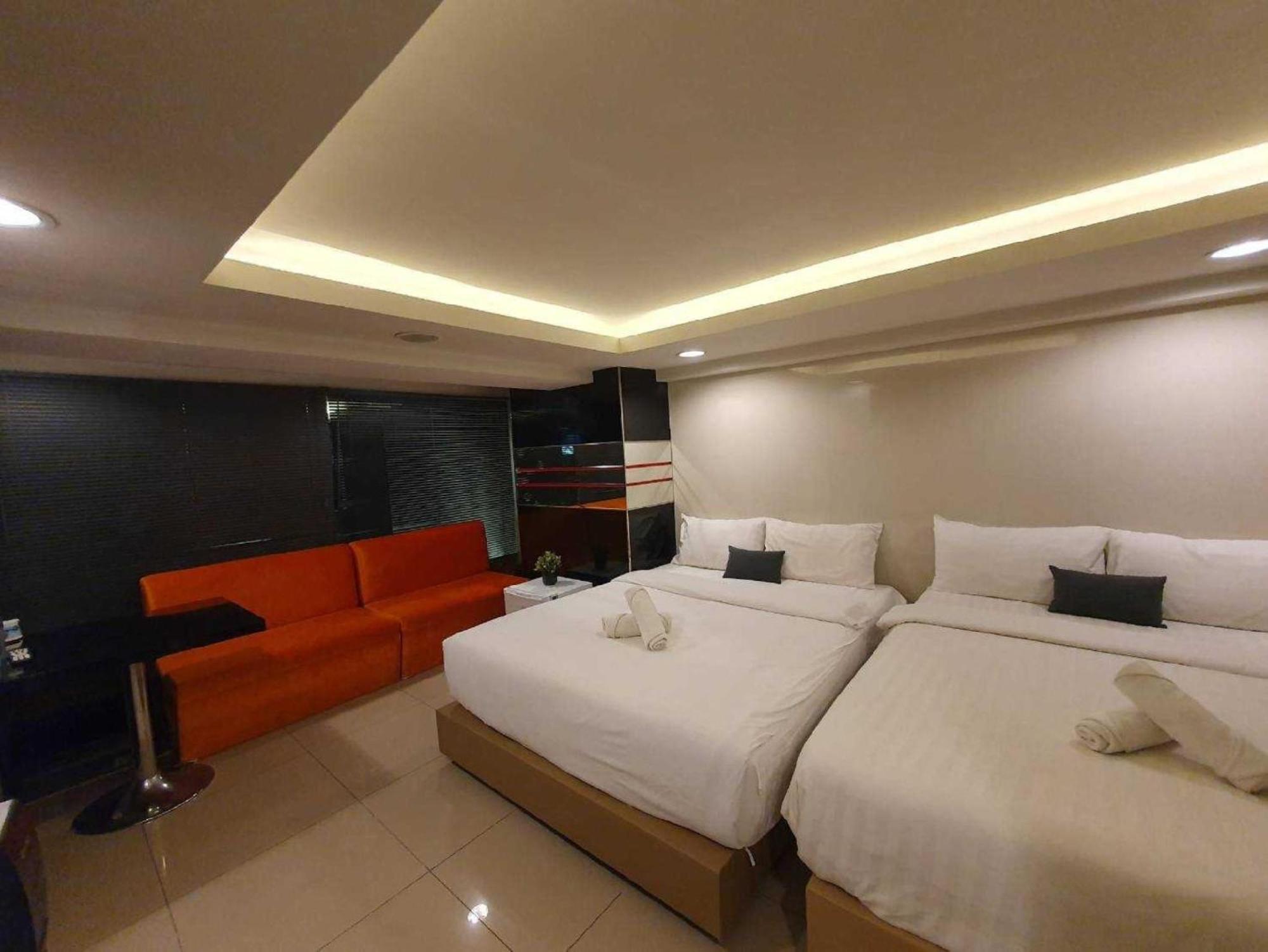 Deco Lux Hotel *