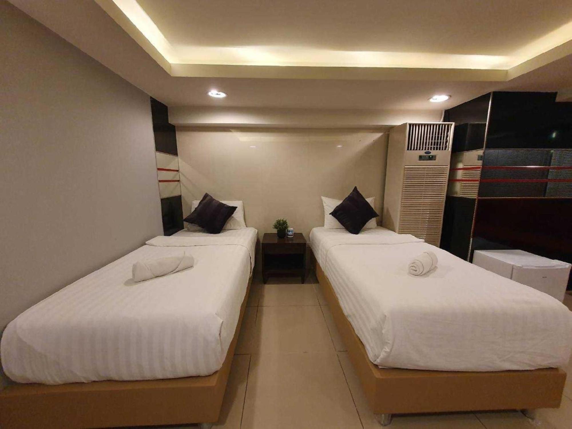 Deco Lux Hotel *