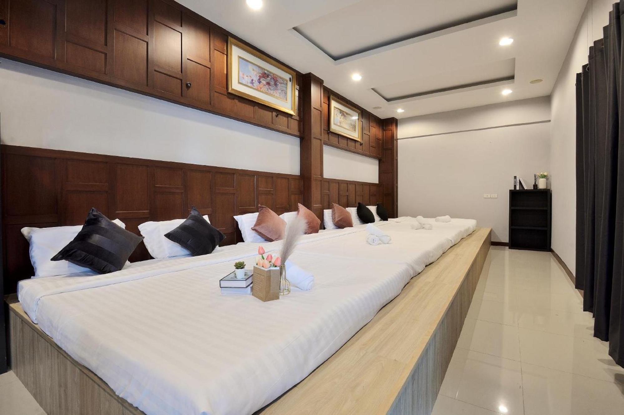 Deco Lux Hotel *