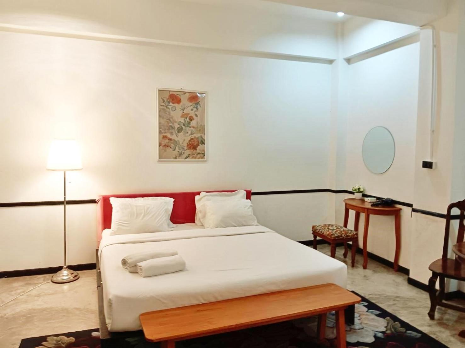 The Character Yaowarat Apartment Bangkok