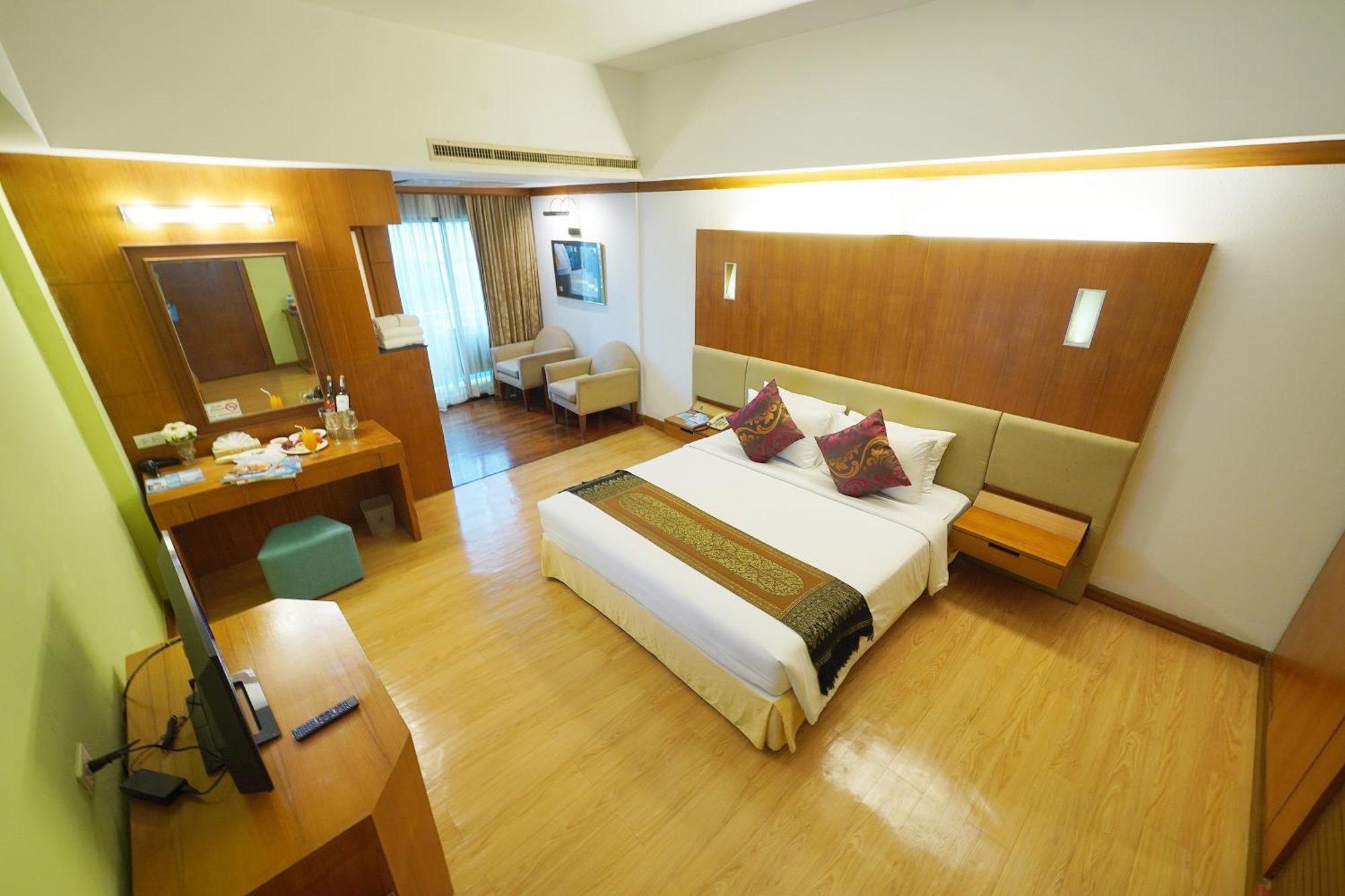 Riverside 4*