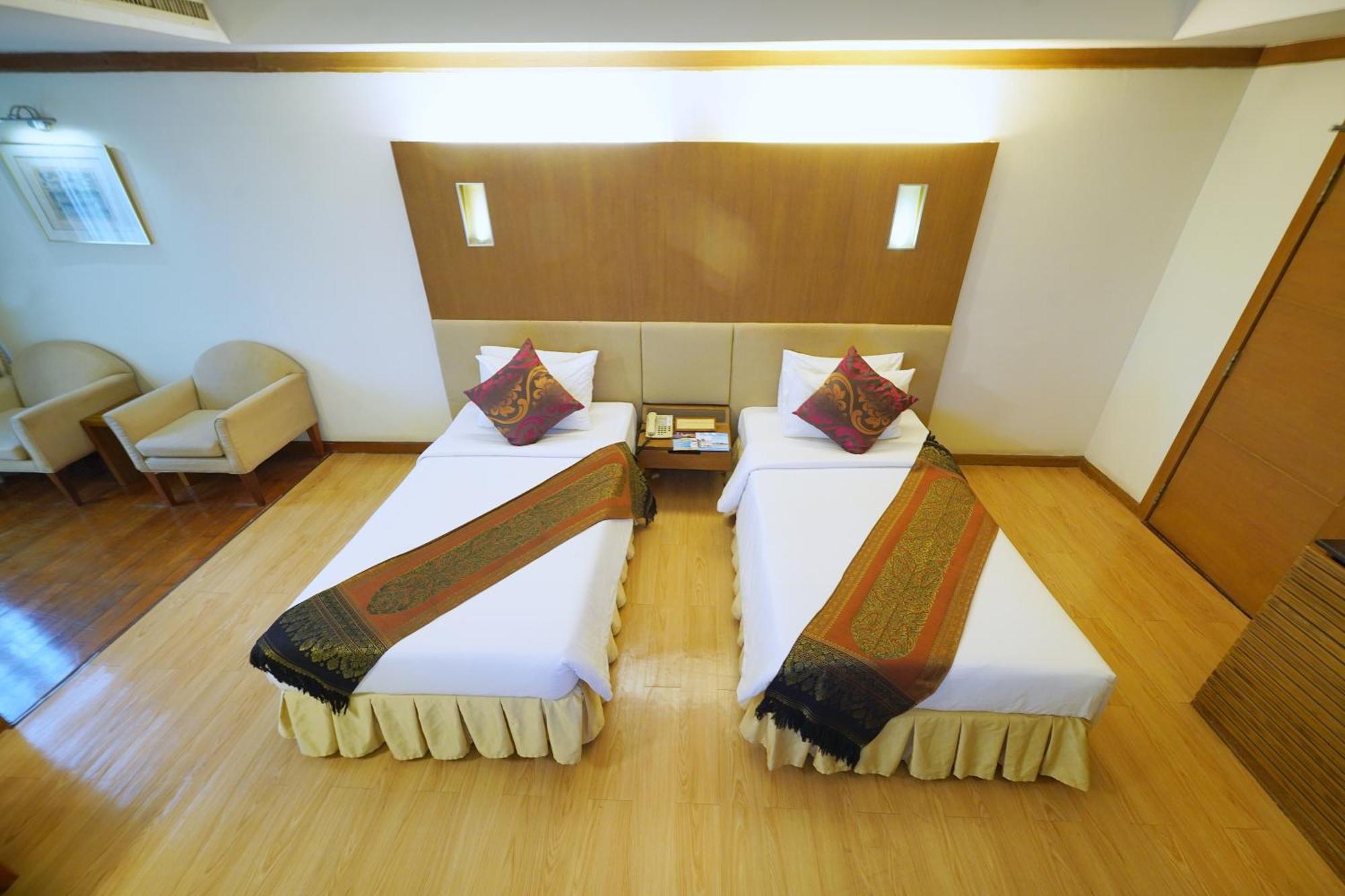 Riverside 4*