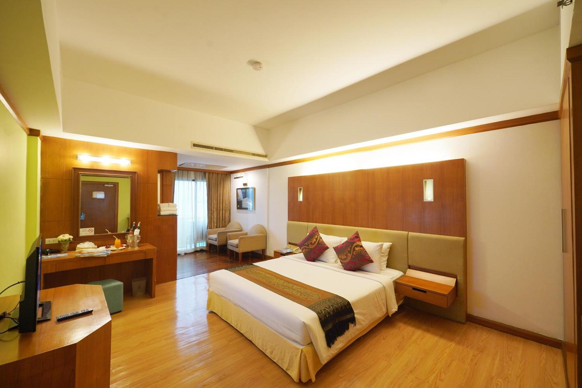 Riverside Hotel 4*