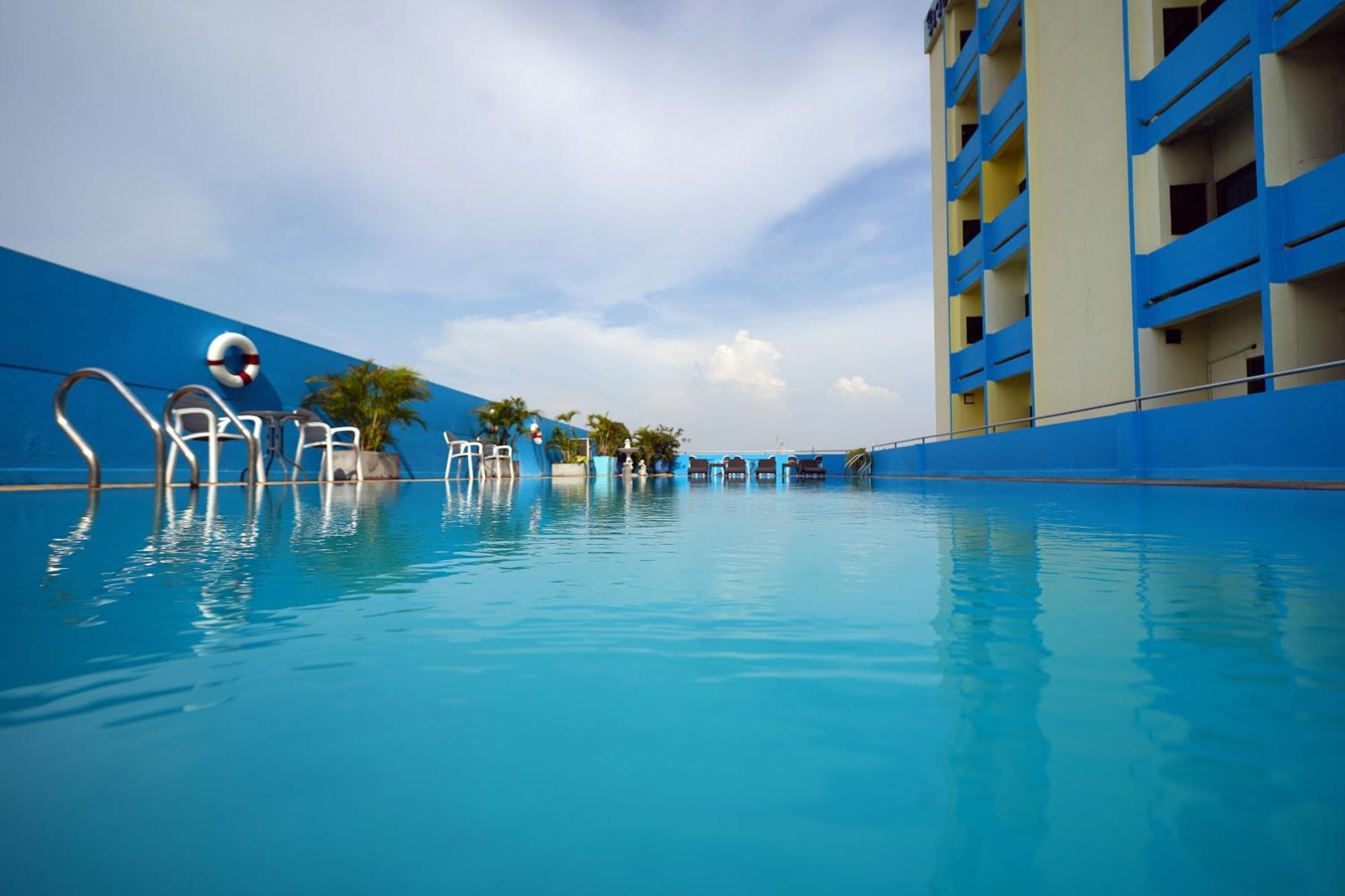 Riverside Hotel 4*