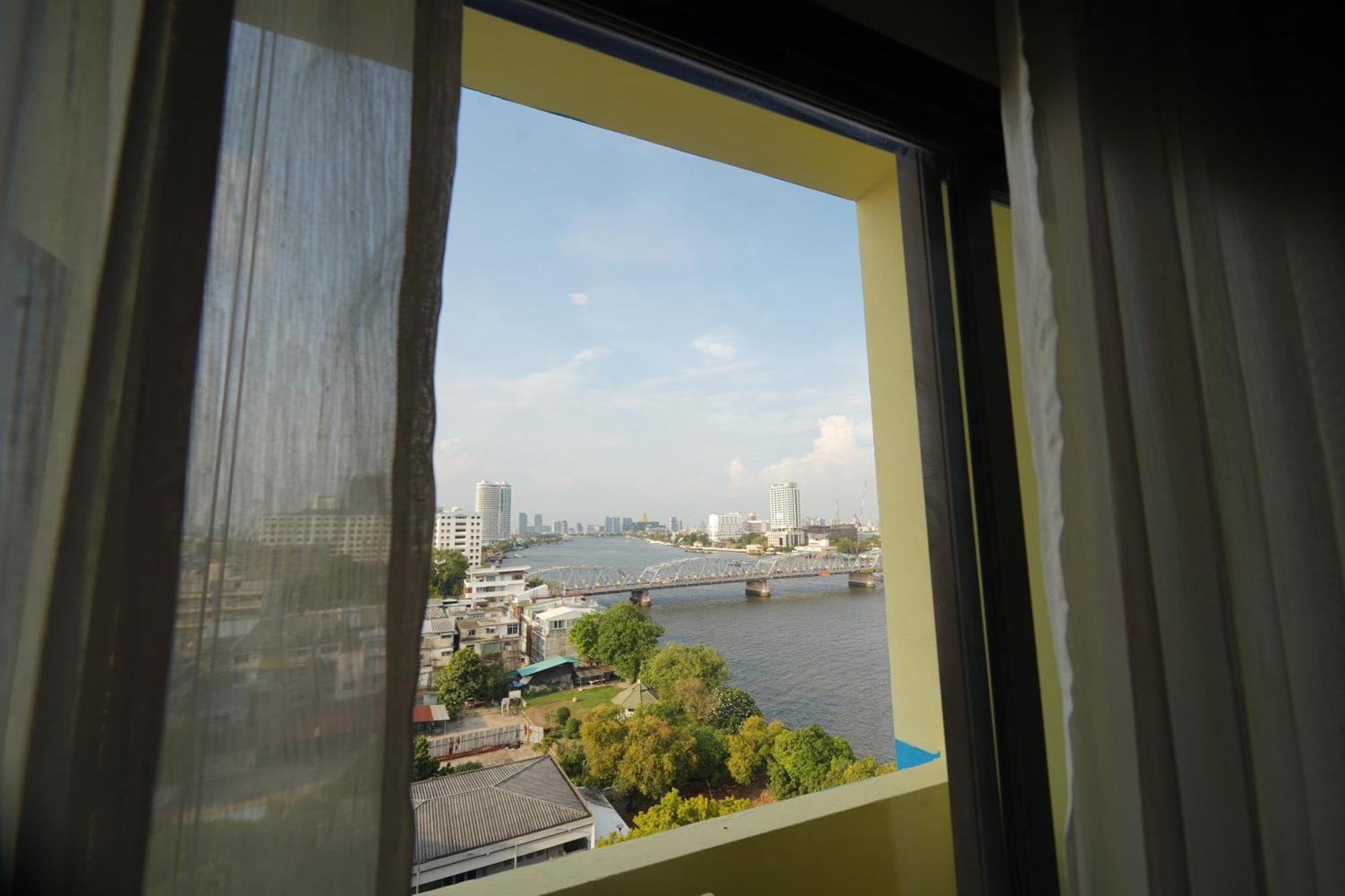 Riverside 4*