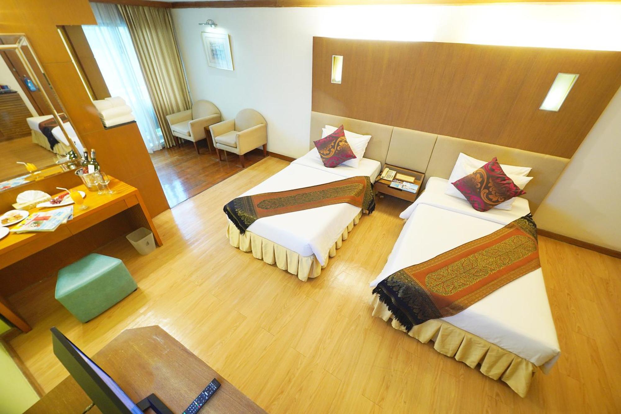 Riverside 4*