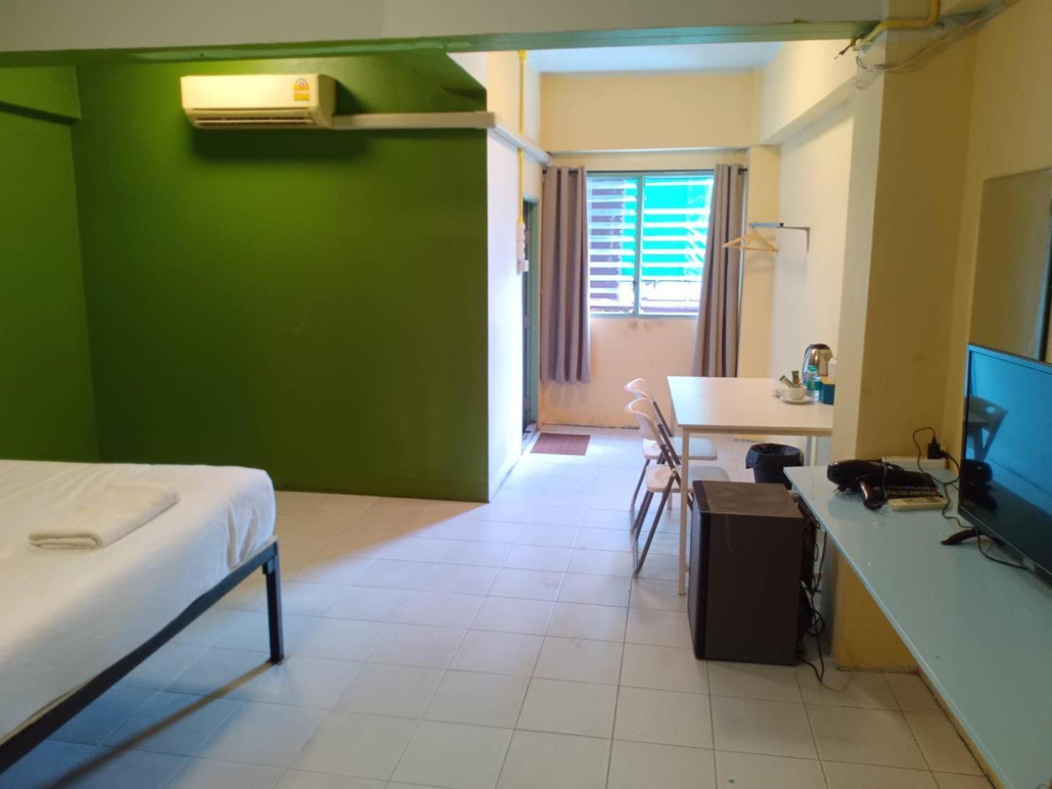 Go Mrt Samyot Station-the Grand Palace Apartment *