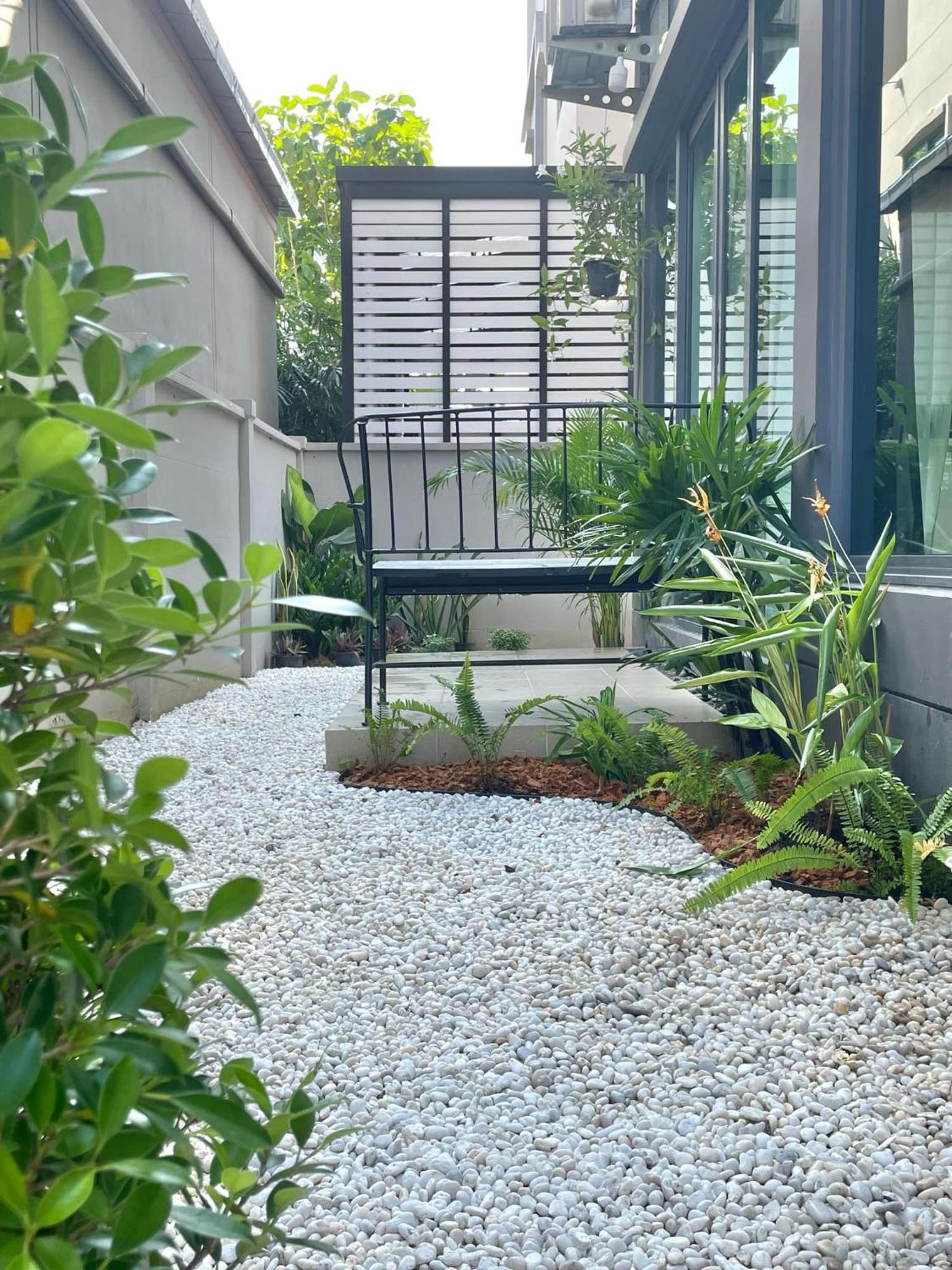 Stylish2bd Pool&gym Near Airport Holiday home *
