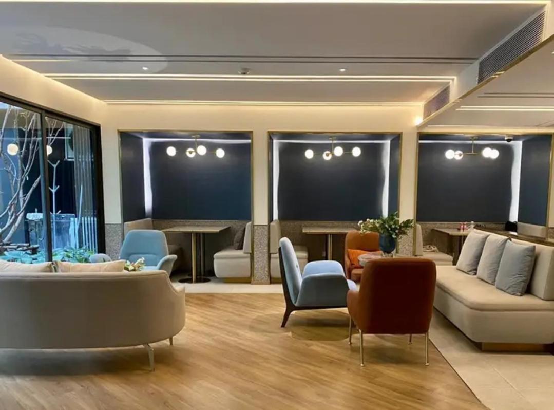 Modern With Pool And Gym In The Center Just 600m From Subway Station! *