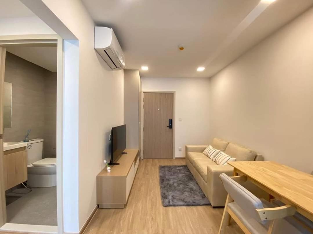 Modern With Pool And Gym In The Center Just 600m From Subway Station!
