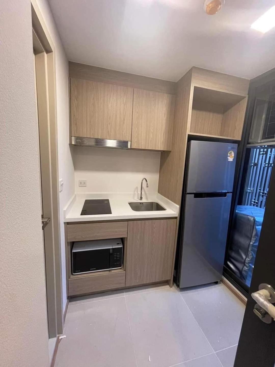 Modern With Pool And Gym In The Center Just 600m From Subway Station! Apartment *