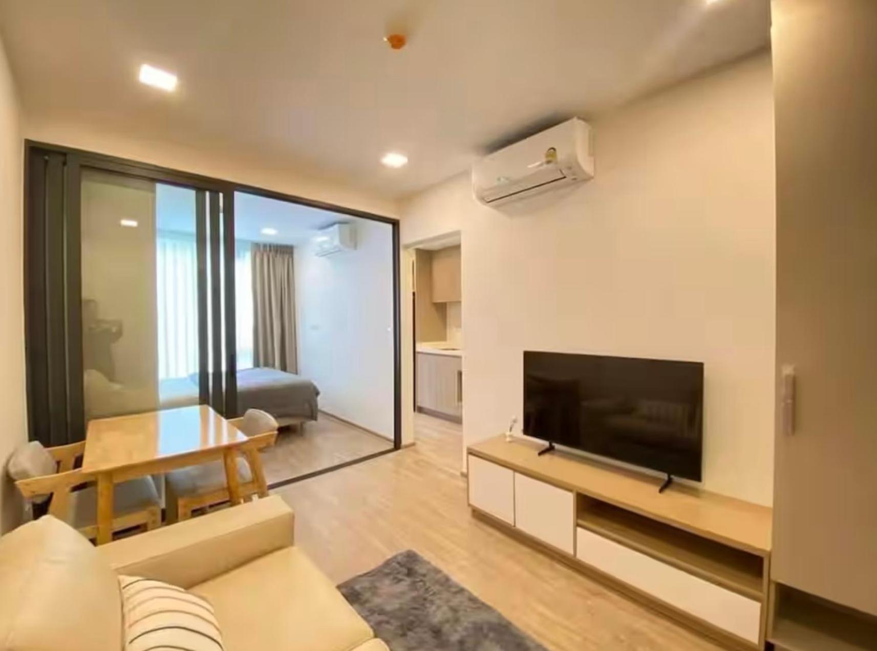 Modern With Pool And Gym In The Center Just 600m From Subway Station! Apartment
